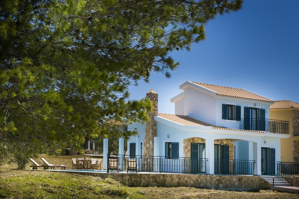 Seirios Luxury Villa Svoronata Exterior photo