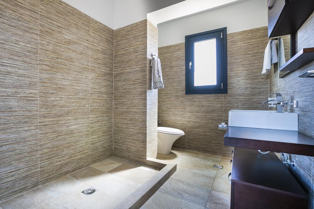 Seirios Luxury Villa Svoronata Exterior photo
